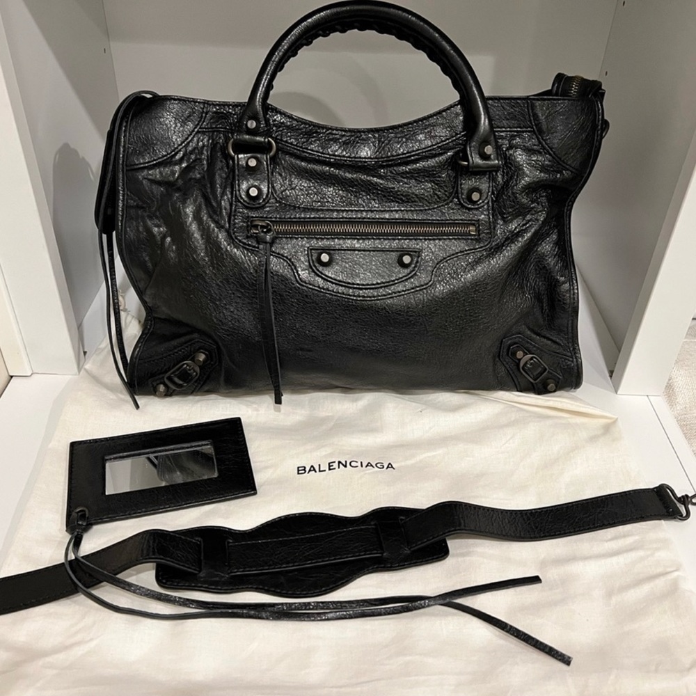 BALENCIAGA - Authentic Medium City Bag